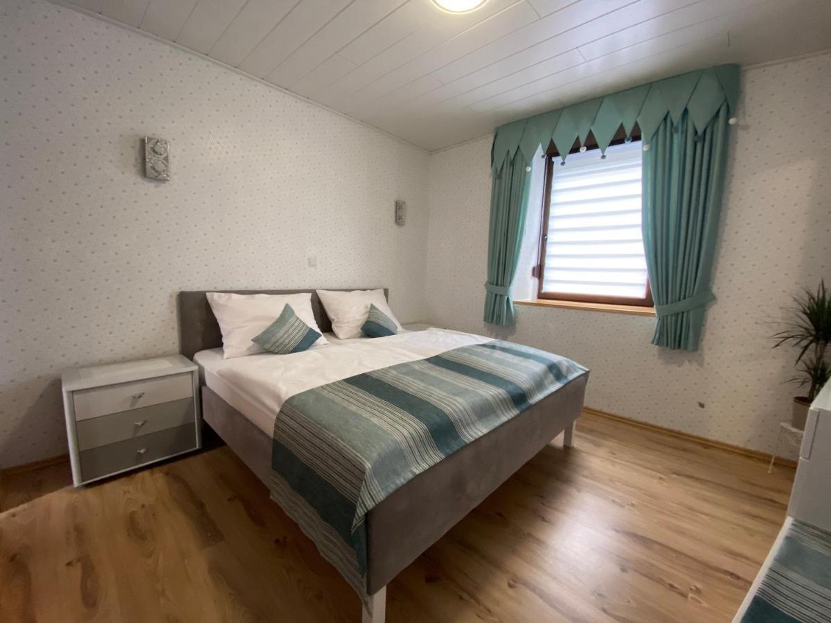Ferienwohnung Am Kirchberg Hatzenport Екстер'єр фото